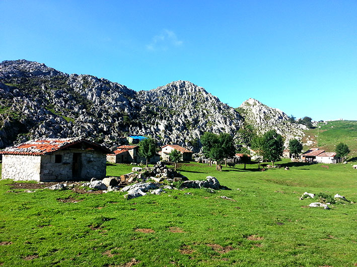 Ruta a Los Lagos desde Demués
