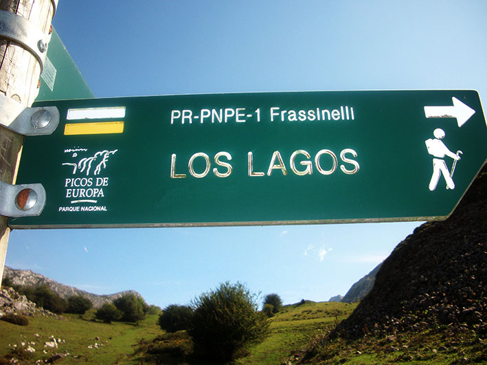 Ruta a Los Lagos desde Demués 